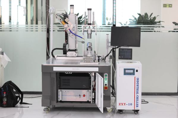 自動(dòng)激光焊接機(jī) 自動(dòng)激光焊接機(jī)